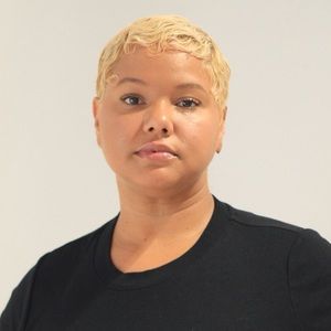 Meet your Posher, Leslie